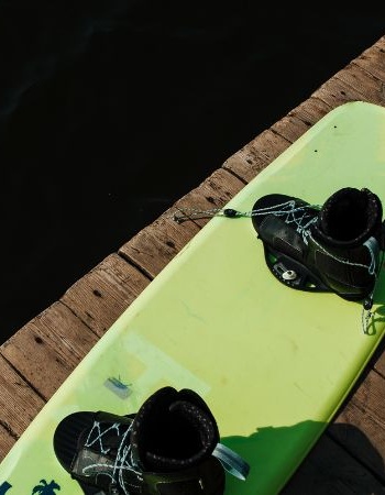 Wiązania wakeboardowe dla profesjonalistów i amatorów